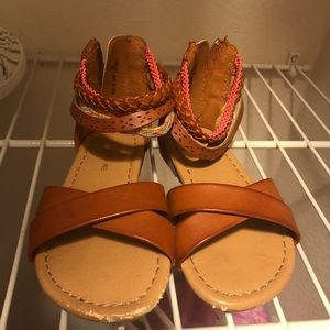 American Eagle Toddler size 6 sandal